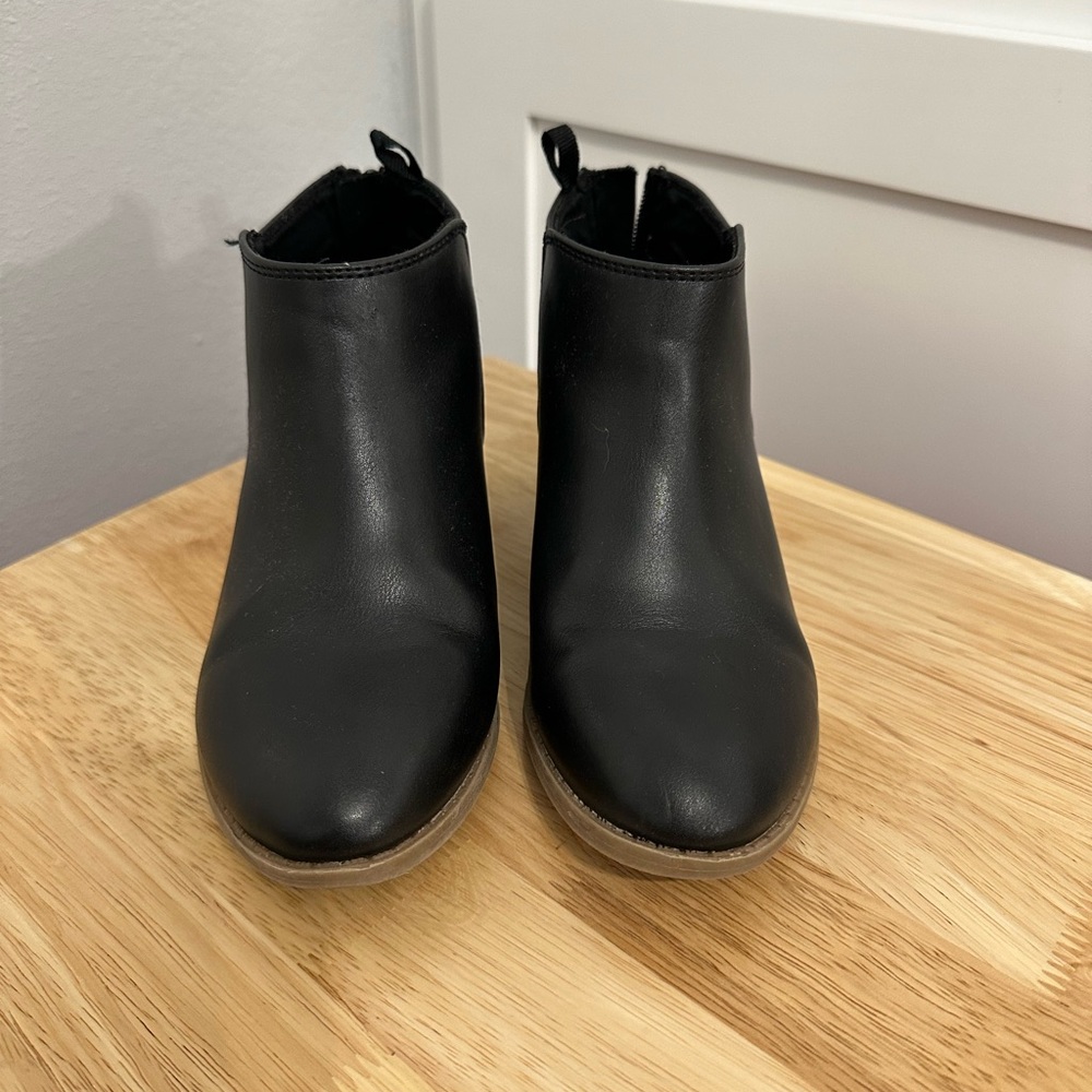 Old Navy black ankle boots